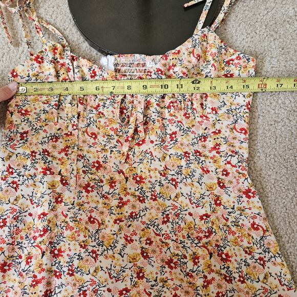 Floral Smocked mini dress Large - Picture 7 of 7